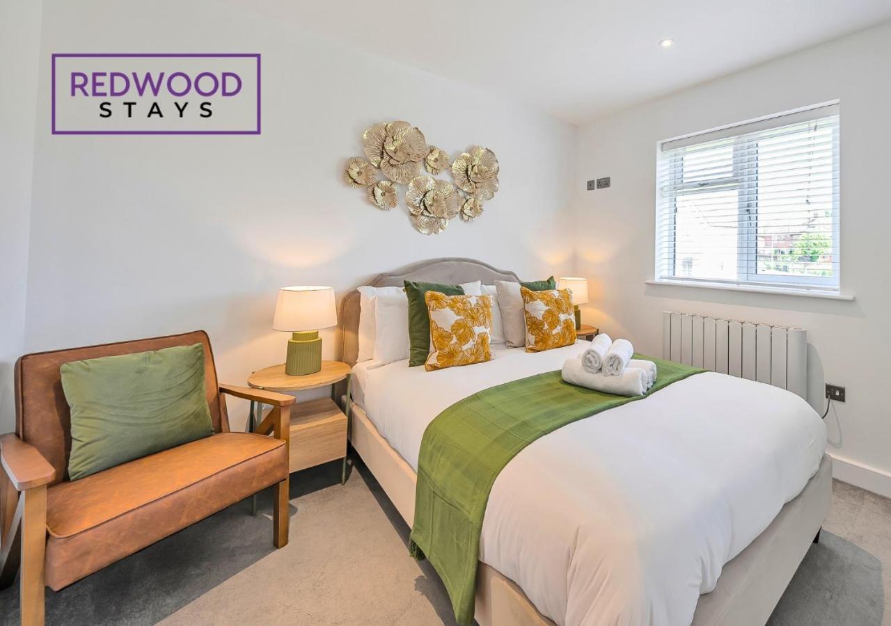Modern Serviced Apartments For Contractors & Families With Free Parking, Wifi & Netflix By Redwood Stays บาซิงสโตค ภายนอก รูปภาพ